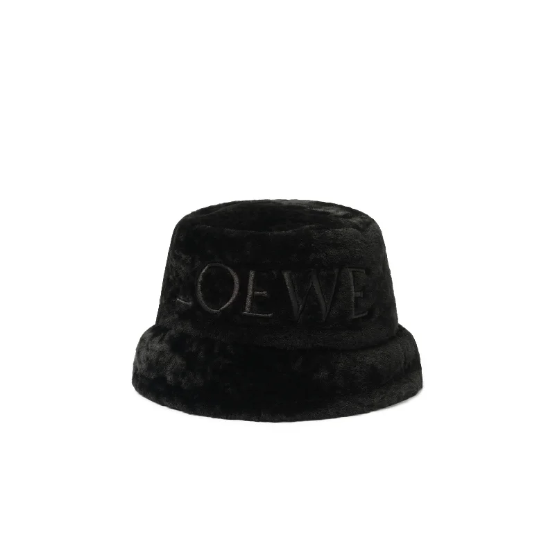 Bucket bags with structured leather for a refined and classic appearance-Loewe Shearling Bucket Hat in Black