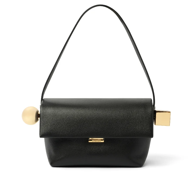 Best bucket bags with leather materials for a stylish and durable accessory-Le Rond Carre in Black