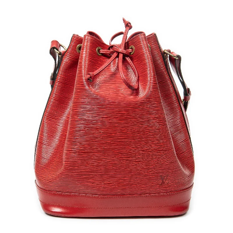 Bucket bags with patent leather finishes for a glossy, high-shine appearance-Noe GM