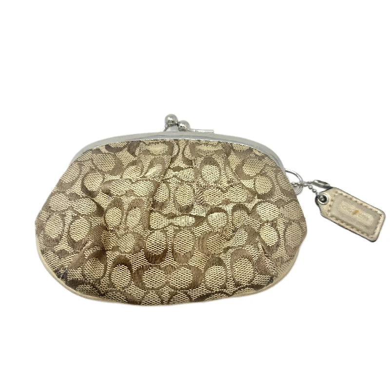 Handle bags with spacious interiors for storage -Coin Purse Designer By Coach, Size: Small