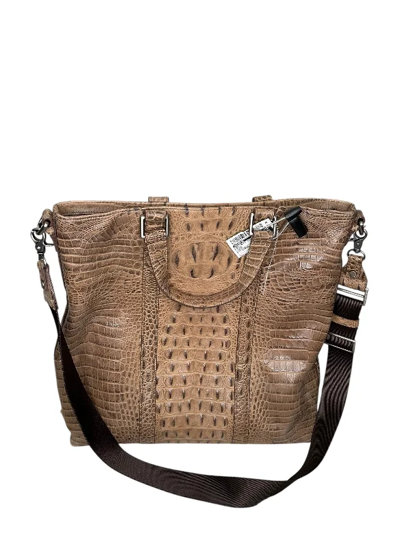 Handle bags with inner compartments for essentials -Crossbody Designer By Brahmin, Size: Large