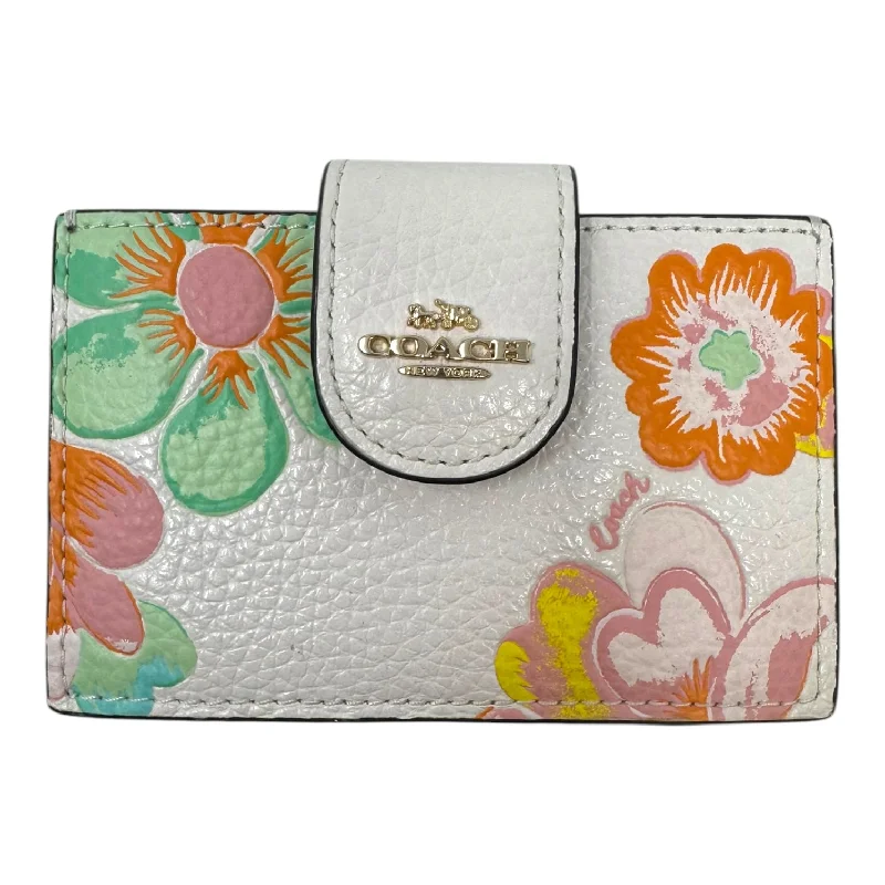 Handle bags with sleek silhouettes for fashion -Floral Accordion Card Wallet Designer By Coach, Size: Small