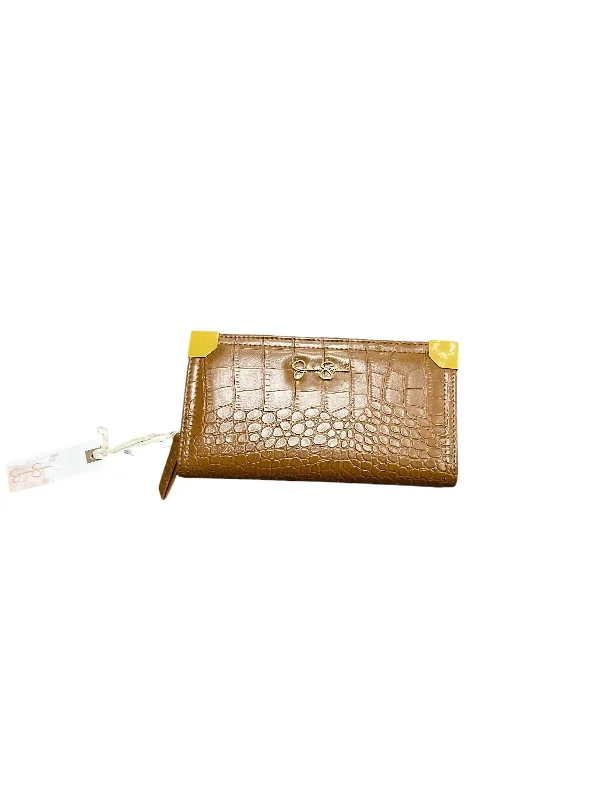 Handle bags with spacious pockets for travel -Wallet By Jessica Simpson, Size: Large