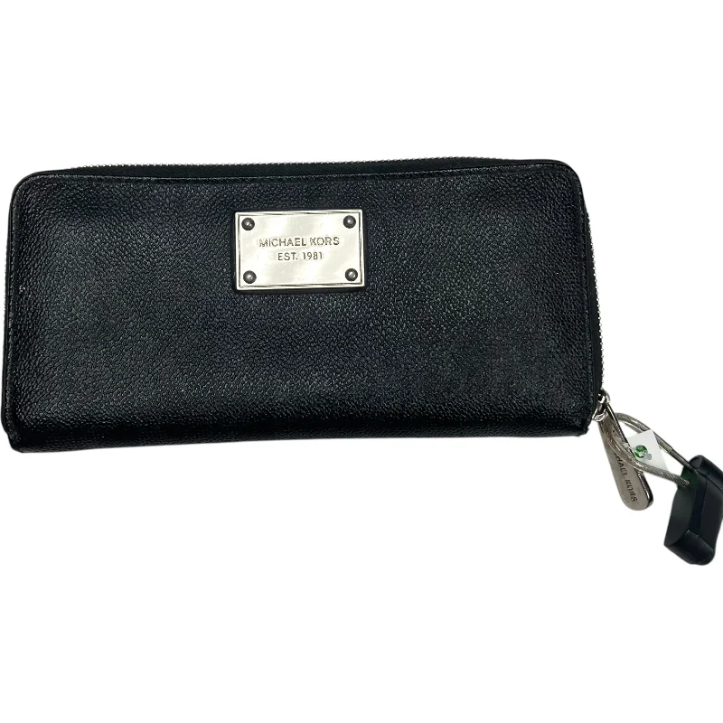 Small handle bags perfect for quick trips -Wallet Designer By Michael Kors, Size: Medium