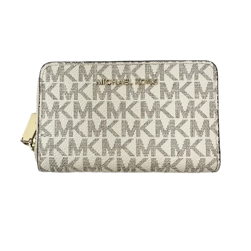 Handle bags with sleek hardware for sophistication -Wallet Designer By Michael Kors, Size: Small