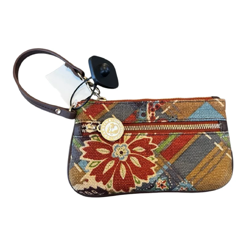 Handle bags with sturdy bases for stability -Wristlet By Spartina, Size: Small