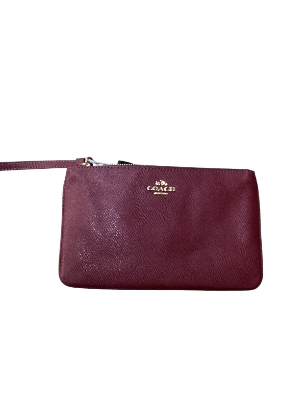 Handle bags with reinforced stitching for durability -Wristlet Designer By Coach, Size: Small